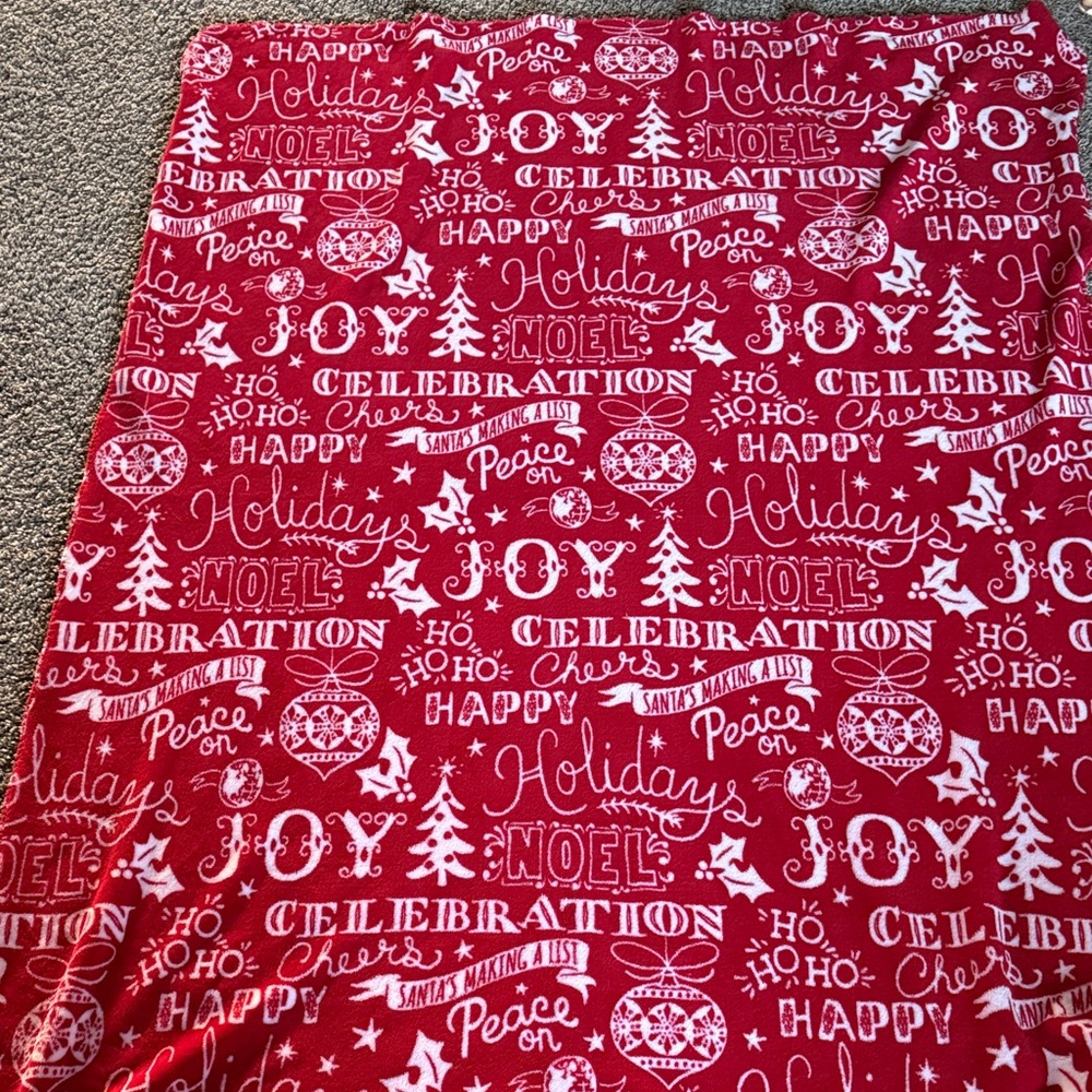 Mainstays Red and White Holiday Throw Blanket